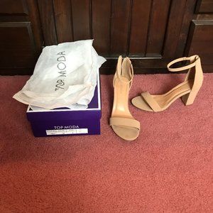 Top Moda Nude Heels Womens size 8